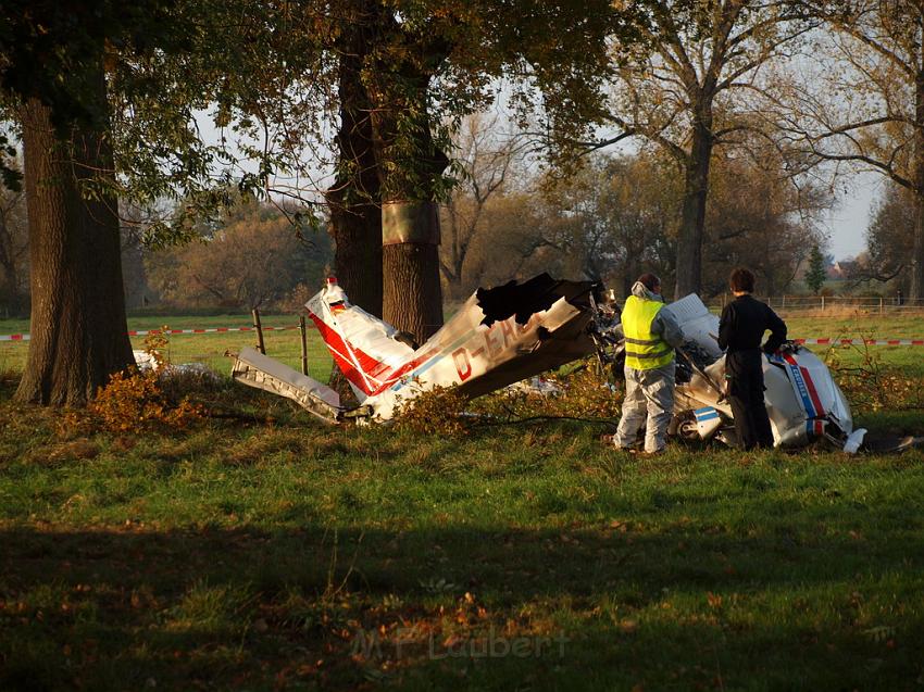 Kleinflugzeug abgestuerzt Sankt Augustin Meindorf P205.JPG